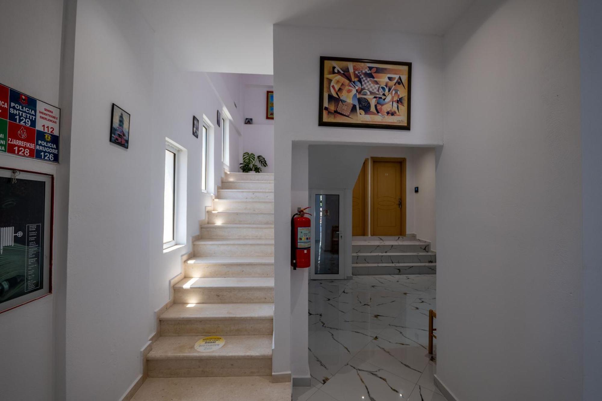 Vila Mario Ksamil Luaran gambar
